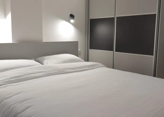 Gallery By Sienna Apartment *